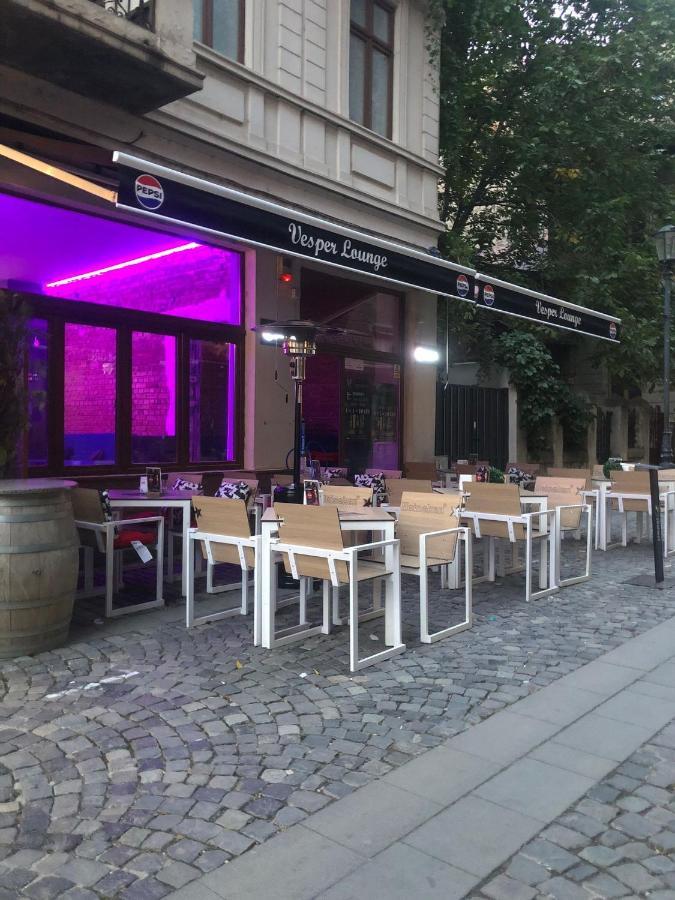 Old Town Bar Apartments On Street Tonitza Bucureşti Ngoại thất bức ảnh