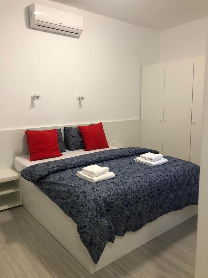Old Town Bar Apartments On Street Tonitza Bucureşti Ngoại thất bức ảnh